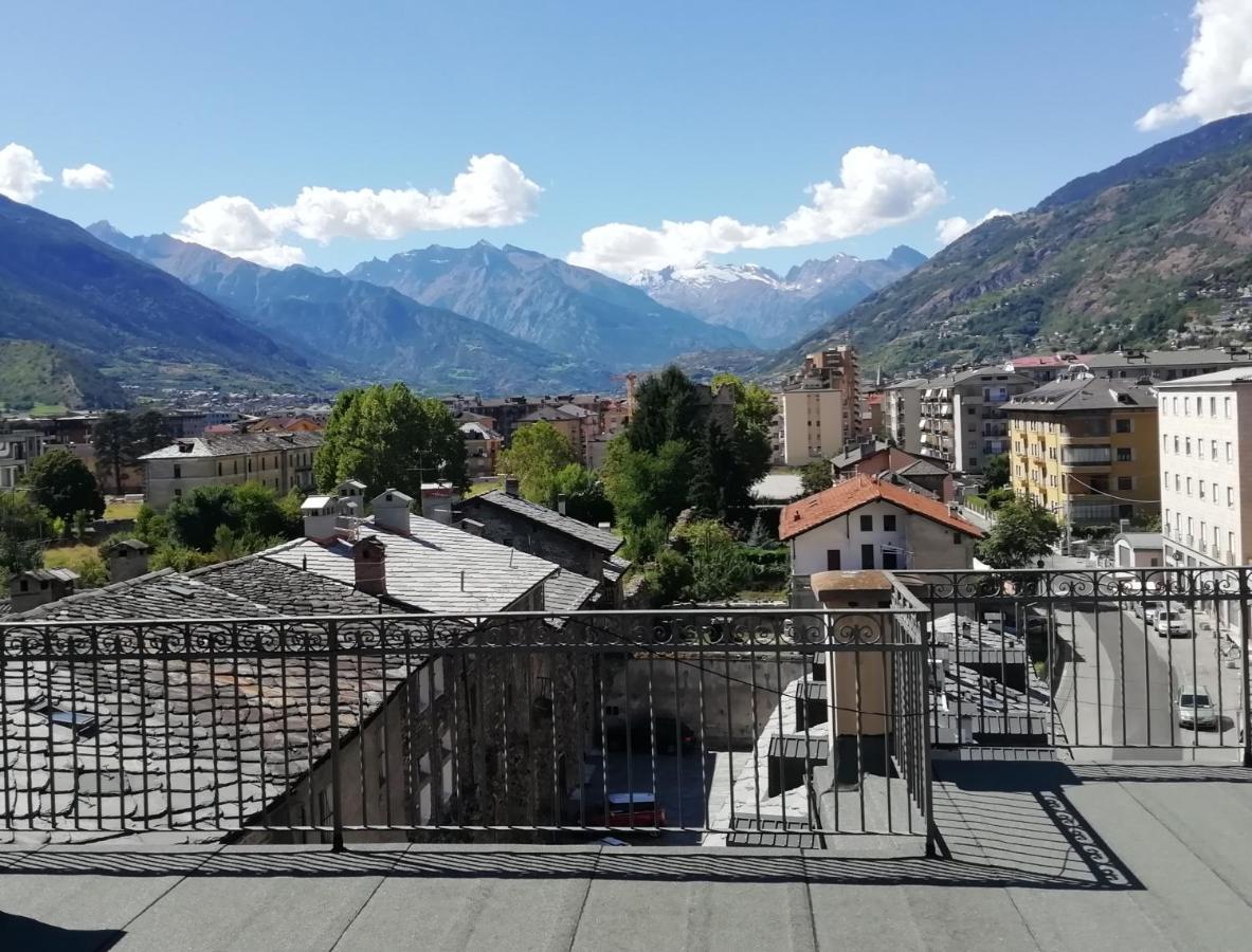 Mansarda Del Sole, Nel Cuore Di Aosta Buitenkant foto
