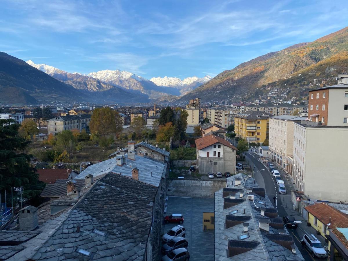 Mansarda Del Sole, Nel Cuore Di Aosta Buitenkant foto