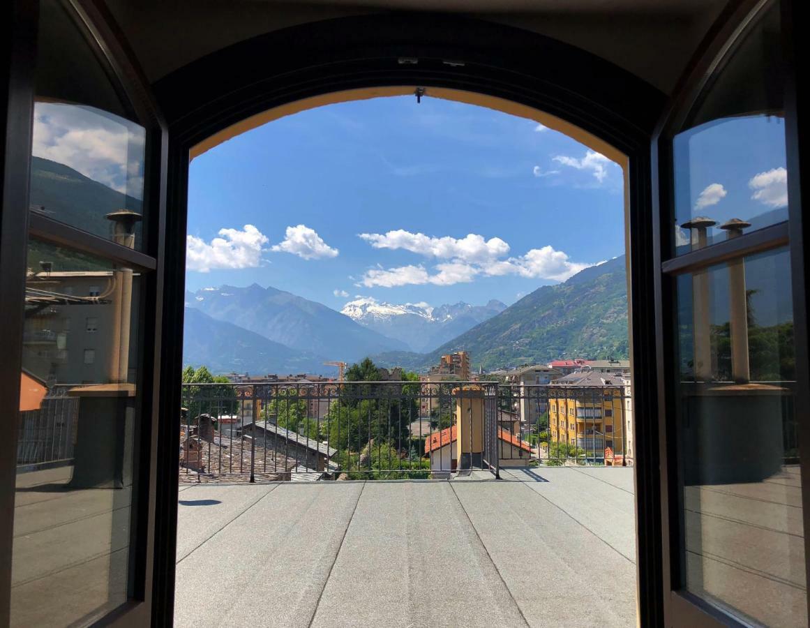 Mansarda Del Sole, Nel Cuore Di Aosta Buitenkant foto