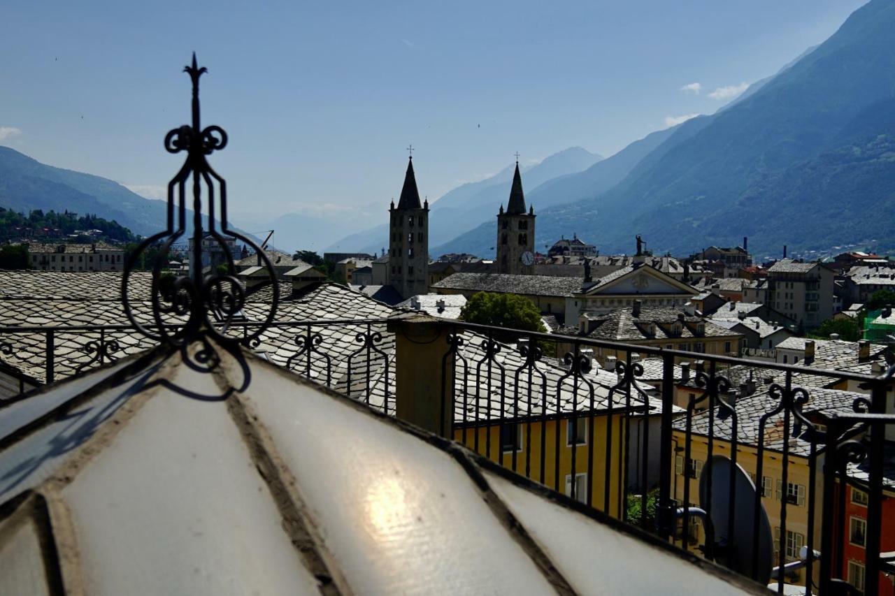 Mansarda Del Sole, Nel Cuore Di Aosta Buitenkant foto
