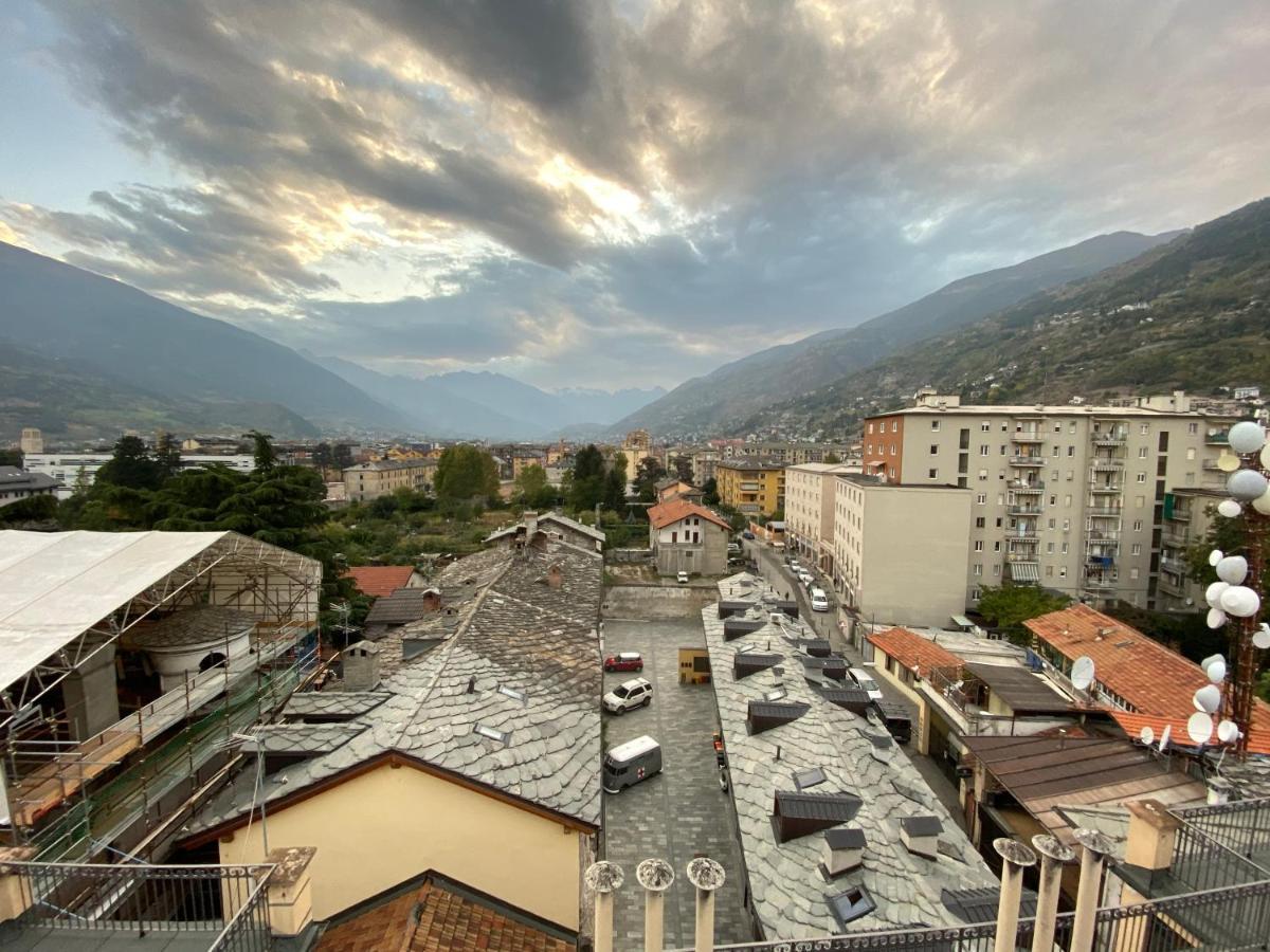 Mansarda Del Sole, Nel Cuore Di Aosta Buitenkant foto